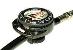 SAEKODIVE COMPASS WITH HOSE MOUNT
